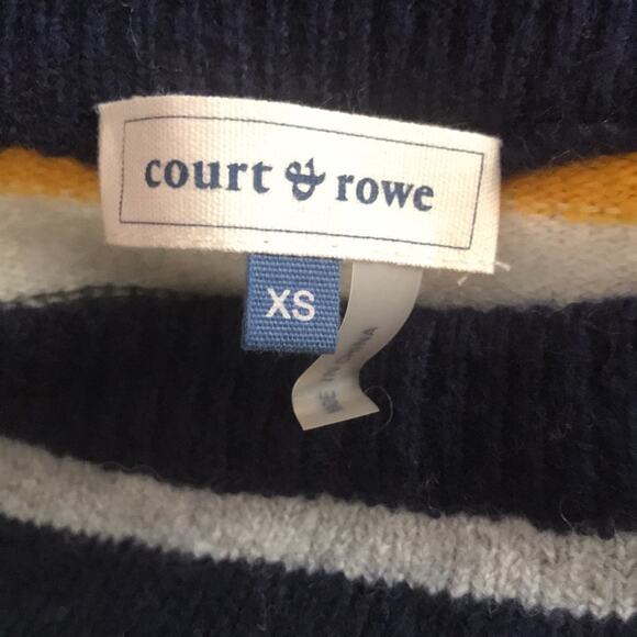 Court & Rowe NEW Sleeve Stripe Crop Sweater XS - Picture 4 of 7